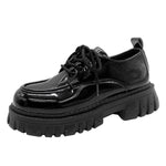 Chaussures gothiques sur une plateforme épaisse